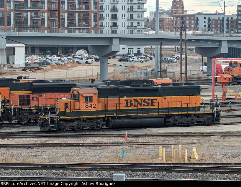 BNSF 1842